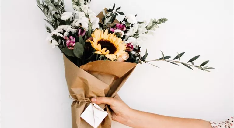 Floristik.jpeg carrie-beth-williams-s3AFTBZ3cnc-unsplash.jpg