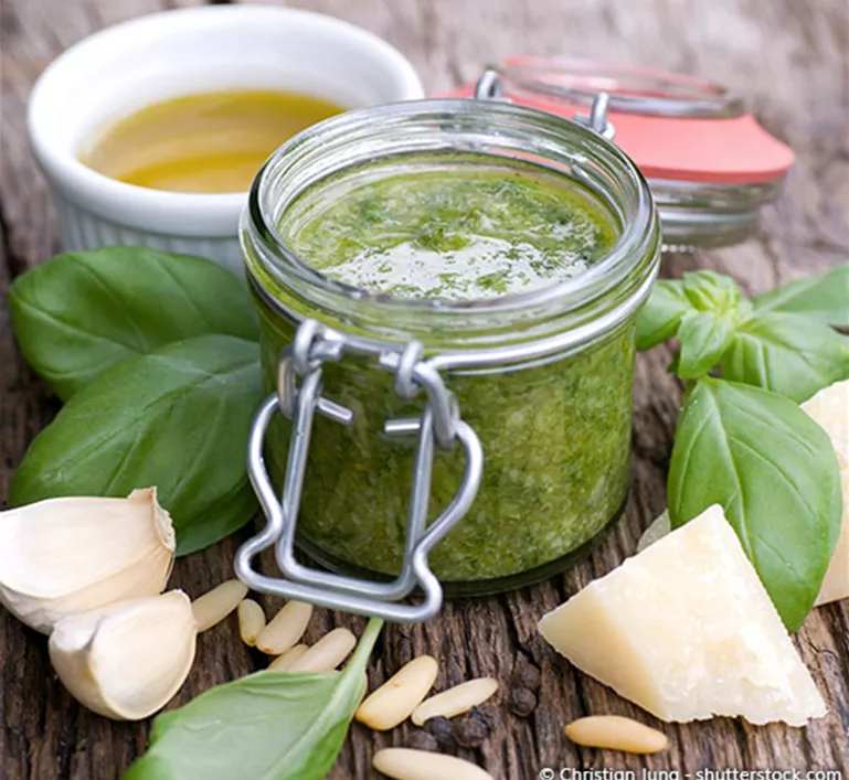 Kraeuterpesto.jpg
